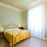 Flat Volturno- Florentine Neighbourhood